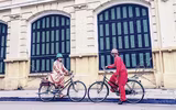 Hoa đào tươi thắm mang Xuân về phố phường Hà Nội bất chấp Covid-19