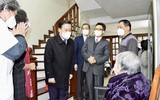 Phó Thủ tướng Vũ Đức Đam thăm trạm y tế lưu động, kiểm tra tiêm vaccine mũi 2 tại nhà ở Hà Nội