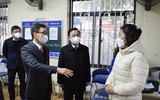 Phó Thủ tướng Vũ Đức Đam thăm trạm y tế lưu động, kiểm tra tiêm vaccine mũi 2 tại nhà ở Hà Nội