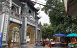 Cảnh vắng lặng hiếm thấy ngày đầu năm mới ở Phủ Tây Hồ 