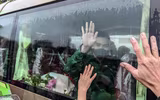 Xúc động hình ảnh thanh niên Thủ đô phấn khởi lên đường nhập ngũ dưới mưa lạnh