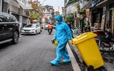 Cận cảnh quá trình thu gom rác thải y tế của F0 điều trị tại nhà và nguy cơ từ việc mắc bệnh không khai báo
