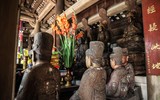 Hà Nội: Xót xa hình ảnh tượng cổ chùa Tây Phương xuống cấp nghiêm trọng