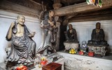 Hà Nội: Xót xa hình ảnh tượng cổ chùa Tây Phương xuống cấp nghiêm trọng