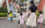 Cận cảnh trẻ mầm non Hà Nội ngày đầu tiên đến trường học trực tiếp