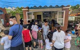 Hà Nội: Chen chân đi chơi công viên Thủ Lệ, trẻ em mệt mỏi vì nắng nóng
