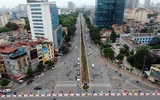 Nhìn từ flycam, đường Hoàng Quốc Việt 8 làn xe cực đẹp sau xén giải phân cách