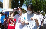 Hình ảnh ấn tượng trong buổi thi cuối vào lớp 10 ở Hà Nội