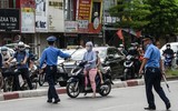 Hà Nội: Ngán ngẩm cảnh cố tình đi ngược chiều tại nút phân luồng thí điểm giảm ùn tắc ở đường Nguyễn Trãi