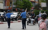 Hà Nội: Ngán ngẩm cảnh cố tình đi ngược chiều tại nút phân luồng thí điểm giảm ùn tắc ở đường Nguyễn Trãi