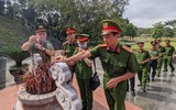 Công an Thủ đô dâng hương tưởng nhớ các anh hùng liệt sỹ ở nghĩa trang Quốc gia Vị Xuyên