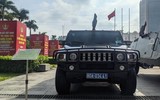 Tiểu liên và súng ngắn Việt Nam sản xuất trong dàn vũ khí khủng của lực lượng cảnh sát đang trưng bày ở Hà Nội