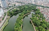 Ngắm vẻ đẹp độc đáo của hồ nước đặc biệt giữa trung tâm Thủ đô Hà Nội
