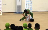 Khoảnh khắc đáng yêu của các em nhỏ tham gia Học kỳ Công an ở Học viện Cảnh sát Nhân dân
