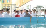 Thủ tướng Phạm Minh Chính trò chuyện với học sinh Phú Thọ trước thềm năm học mới