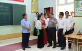 Thủ tướng Phạm Minh Chính trò chuyện với học sinh Phú Thọ trước thềm năm học mới