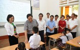 Thủ tướng Phạm Minh Chính trò chuyện với học sinh Phú Thọ trước thềm năm học mới