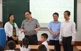 Thủ tướng Phạm Minh Chính trò chuyện với học sinh Phú Thọ trước thềm năm học mới