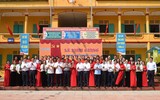 Thủ tướng Phạm Minh Chính trò chuyện với học sinh Phú Thọ trước thềm năm học mới