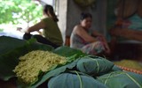 Cận cảnh làng nghề làm cốm mộc độc đáo ở Thủ đô