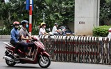 Toàn cảnh 1 tháng thí điểm phân làn xe máy ở đường Nguyễn Trãi: Giao thông chưa hết lộn xộn