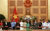 Hình ảnh ấn tượng khi Phó Thủ tướng Vũ Đức Đam gặp mặt các thầy cô giáo tiêu biểu