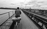 Lãng đãng chiều đông Hà Nội qua các bức ảnh đen trắng giàu cảm xúc