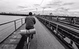 Lãng đãng chiều đông Hà Nội qua các bức ảnh đen trắng giàu cảm xúc