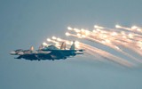 Tiêm kích Su-30MK2 trình diễn ấn tượng mở màn Triển lãm Quốc phòng quốc tế Việt Nam 2022