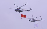 Tiêm kích Su-30MK2 trình diễn ấn tượng mở màn Triển lãm Quốc phòng quốc tế Việt Nam 2022