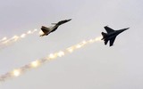 Tiêm kích Su-30MK2 trình diễn ấn tượng mở màn Triển lãm Quốc phòng quốc tế Việt Nam 2022