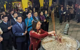 Toàn cảnh ngày hội đặc biệt ở vựa hoa Mê Linh khi cùng lúc đón 3 niềm vui lớn