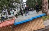 Hàng rong tìm trăm cách né lực lượng chức năng ở phố đi bộ hồ Gươm