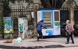 Hàng rong tìm trăm cách né lực lượng chức năng ở phố đi bộ hồ Gươm