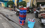 Hàng rong tìm trăm cách né lực lượng chức năng ở phố đi bộ hồ Gươm