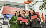 Ấn tượng ảnh Thanh niên Công an Thủ đô hiến máu, giúp dân đăng ký định danh điện tử