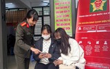Ấn tượng ảnh Thanh niên Công an Thủ đô hiến máu, giúp dân đăng ký định danh điện tử