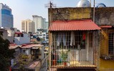 Chung cư đặc biệt nguy hiểm giữa lòng Hà Nội vẫn còn dân ở dù quá hạn di dời