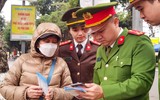 Nụ cười ấm áp tình quân dân và hoạt động ý nghĩa của Thanh niên Công an Thủ đô ngày cuối năm