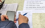 Tổ Đình Phúc Khánh tấp nập người đến đăng ký cầu bình an ngày Mùng 3 Tết, nhiều bãi trông xe tự phát xuất hiện