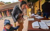 Tổ Đình Phúc Khánh tấp nập người đến đăng ký cầu bình an ngày Mùng 3 Tết, nhiều bãi trông xe tự phát xuất hiện