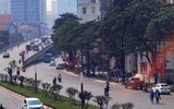 Ngắm hàng ghế đá tối giản tuyệt đẹp trong nắng xuân trên phố Nguyễn Chí Thanh