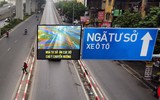 Cận cảnh biển điện tử thông minh có khả năng tự cảnh báo giao thông đang thí điểm ở Hà Nội