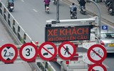 Cận cảnh biển điện tử thông minh có khả năng tự cảnh báo giao thông đang thí điểm ở Hà Nội