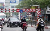Cận cảnh biển điện tử thông minh có khả năng tự cảnh báo giao thông đang thí điểm ở Hà Nội