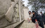 Hình ảnh ý nghĩa đầu năm của chiến sĩ cảnh sát cơ động, phòng cháy chữa cháy và người làm báo Công an Thủ đô