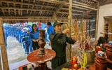 Hình ảnh ý nghĩa đầu năm của chiến sĩ cảnh sát cơ động, phòng cháy chữa cháy và người làm báo Công an Thủ đô