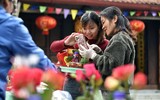Giới trẻ Hà Thành nô nức đi lễ cầu duyên trong ngày Lễ Tình yêu Valentine 2023