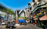 Cận cảnh ngôi nhà 4 mặt tiền chỉ rộng hơn 15 m hiếm thấy giữa Thủ đô