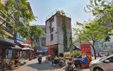 Cận cảnh ngôi nhà 4 mặt tiền chỉ rộng hơn 15 m hiếm thấy giữa Thủ đô